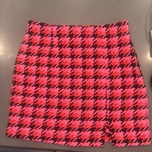 NWT Francesca’s houndstooth mini skirt